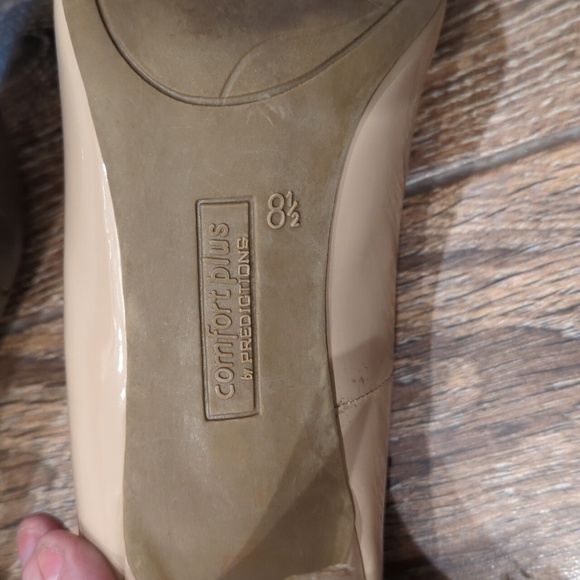 Tan Heels - Picture 7 of 7